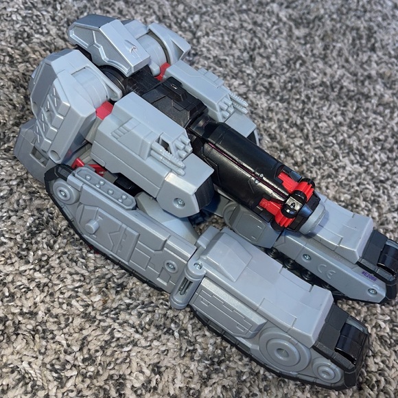 Transformers Megatron action figure, transforms in 11 moves - Picture 6 of 13